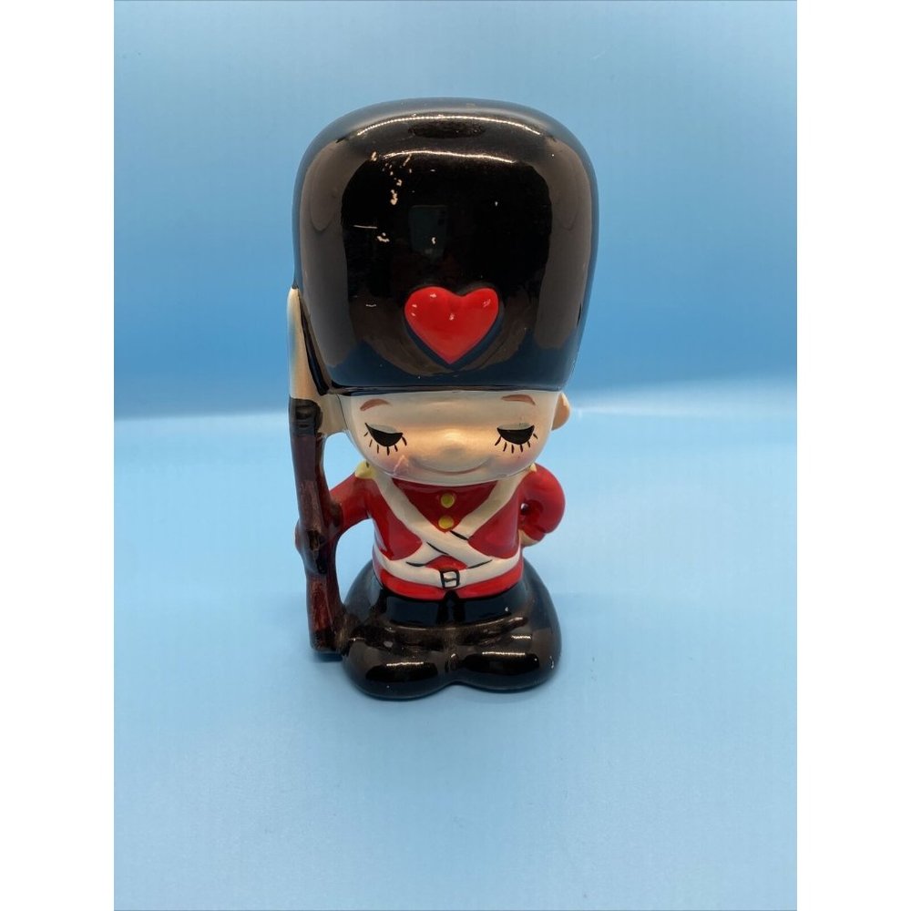 Vintage Buckingham Ceramic British Queen Royal Guard Soldier Coin Piggy Bank